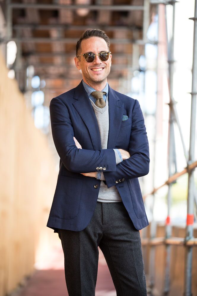 v neck sweater tie combination