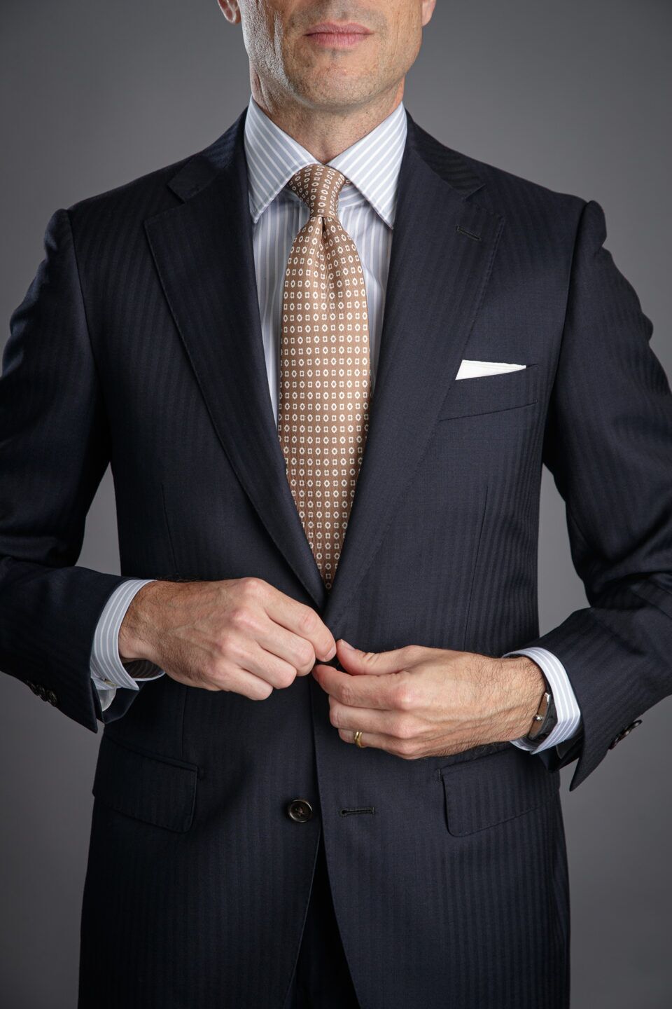 Stylish Navy Herringbone Suit with Tailored Fit & Modern Appeal