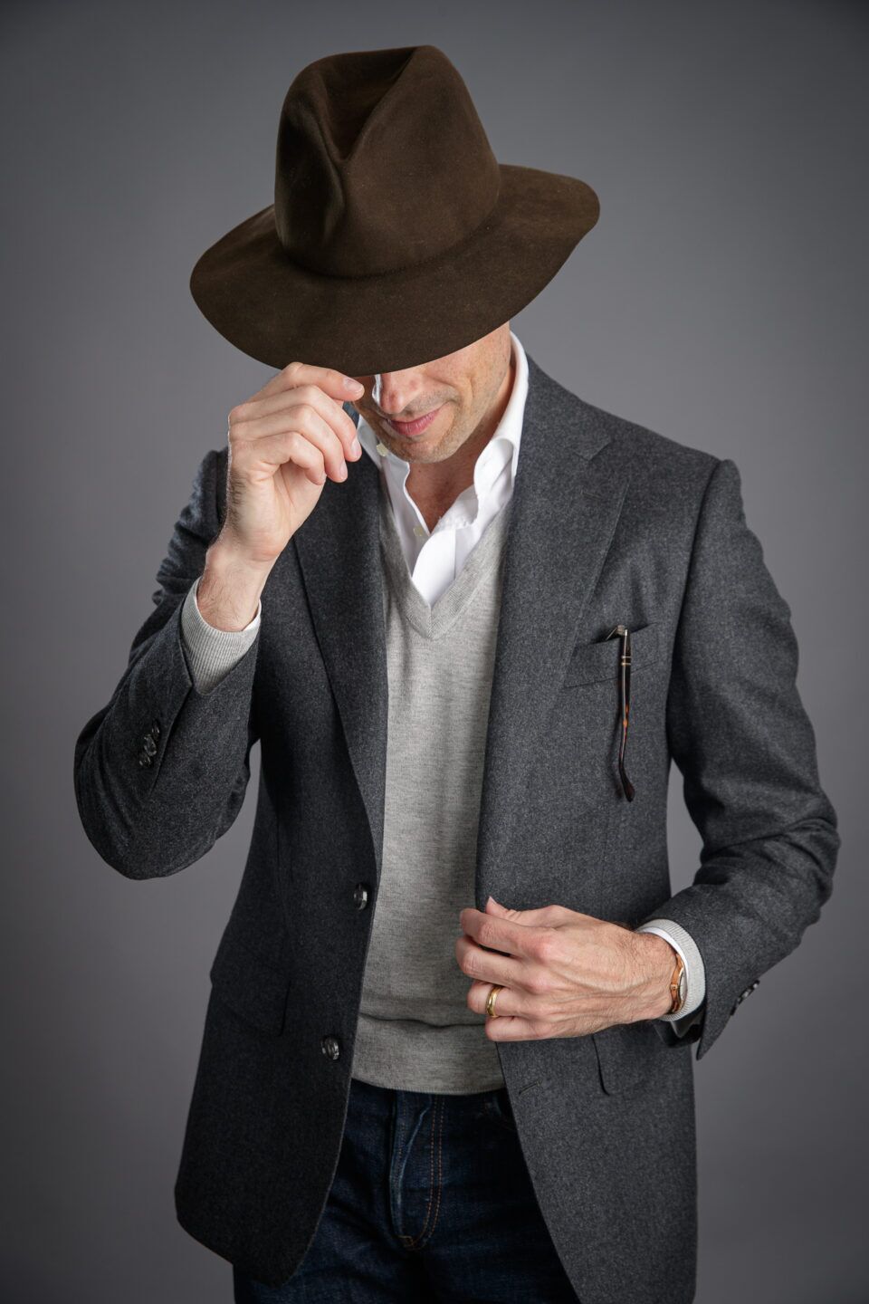 Stylish Charcoal Flannel Sport Coat with Tailored Fit & Seasonal Warmth