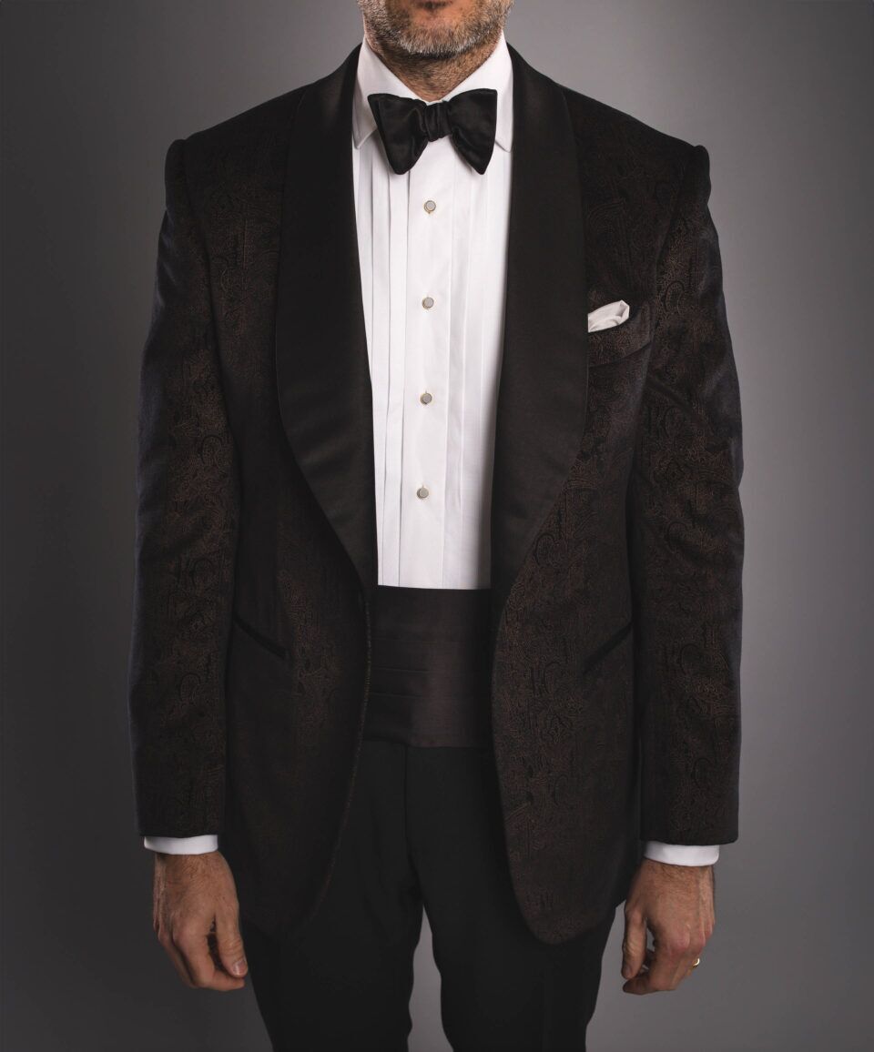 Close-Up of Brown Jacquard Velvet Dinner Jacket – Rich Texture & Luxurious Detailing