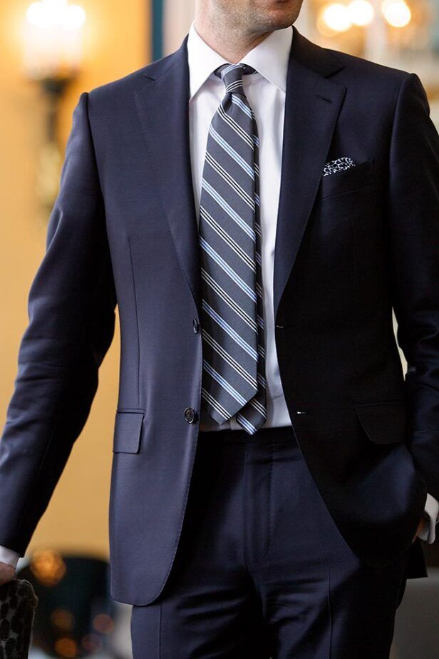 blue suit what color tie