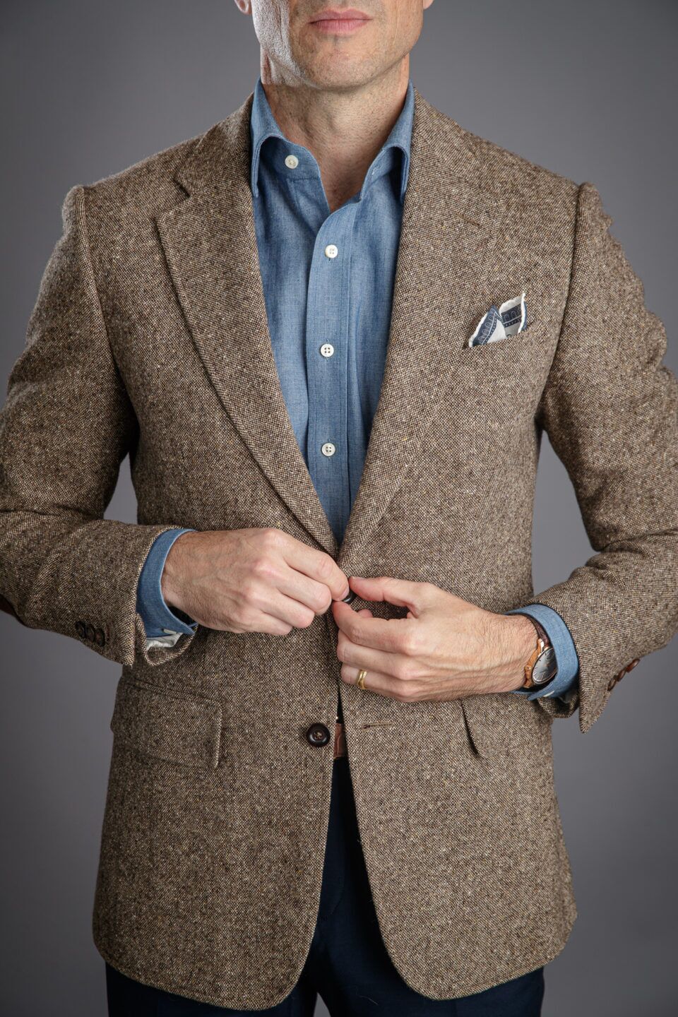 Elegant Brown Tweed Sport Coat with Tailored Fit & Heritage Design