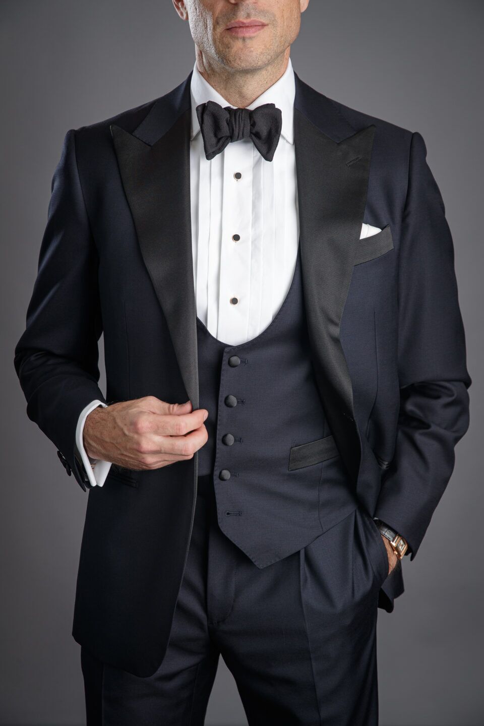 Men's Midnight Blue Tuxedo with Black Silk Grosgrain Lapels – Sophisticated & Timeless