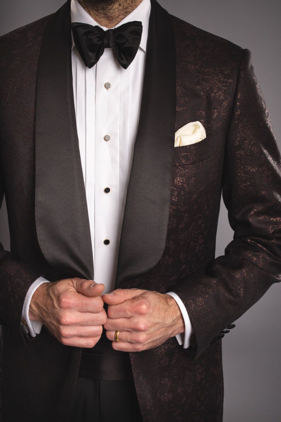 Close-Up of Metallic Jacquard Dinner Jacket – Rich Texture & Luxurious Detailing