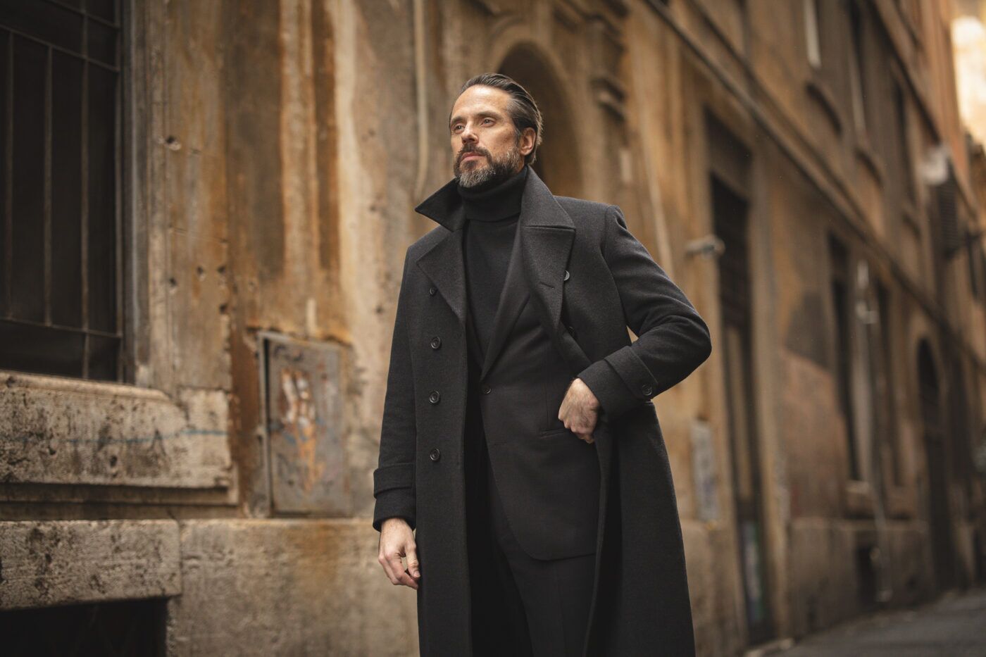Wearing All Black: A Complete Guide For Doing It Right