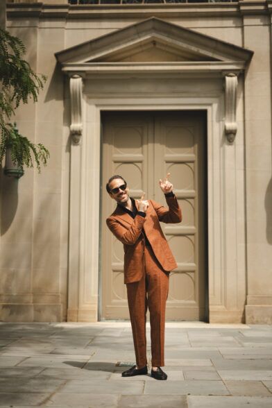 how to wear a terracotta suit in the summer